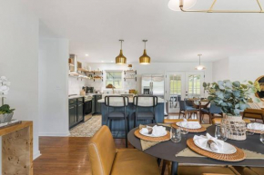 Sunroom, Game Room, Hot tub, Sauna, 15Min to AVL